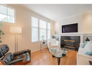 Photo #5: 22406610 Listing