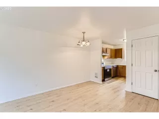 Photo #3: 22406834 Listing 