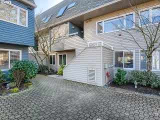 Photo #1: 22406876 Listing