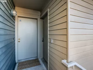 Photo #3: 22406876 Listing