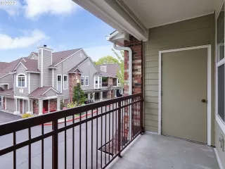 Photo #4: 22406973 Listing