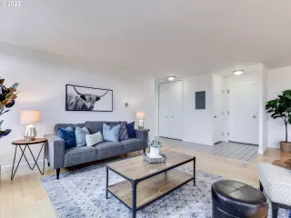 Photo #3: 22408080 Listing