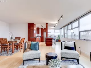 Photo #6: 22408080 Listing