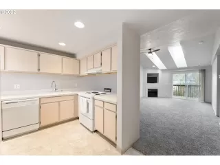 Photo #4: 22409762 Listing