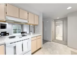 Photo #6: 22409762 Listing