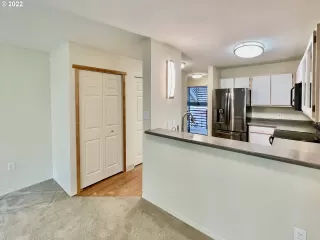 Photo #5: 22410896 Listing 