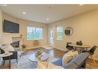 Photo #3: 22411308 Listing