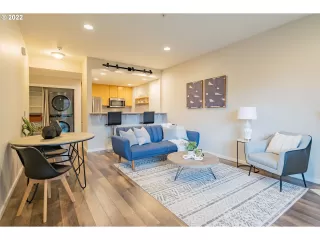 Photo #6: 22411308 Listing