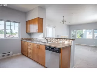 Photo #2: 22411571 Listing 