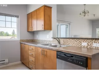 Photo #5: 22411571 Listing 