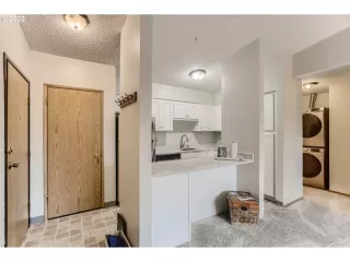 Photo #2: 22412229 Listing 