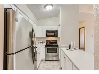 Photo #5: 22412229 Listing 