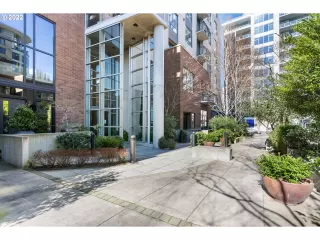 Photo #2: 22412355 Listing 