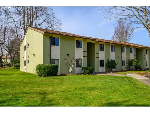 MLS: 22412893 Condo For Sale