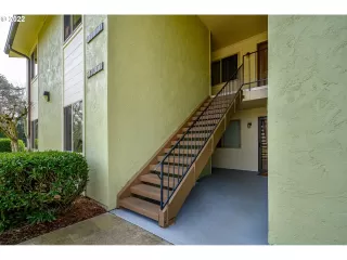 Photo #2: 22412893 Listing 