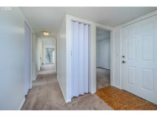 Photo #4: 22412893 Listing 