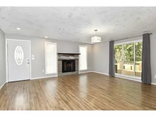 Photo #1: 22413001 Listing