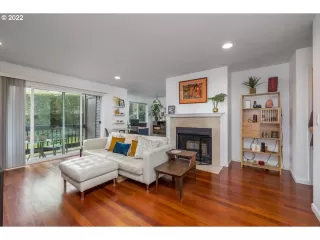 Photo #6: 22413182 Listing