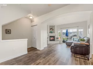 Photo #3: 22413536 Listing