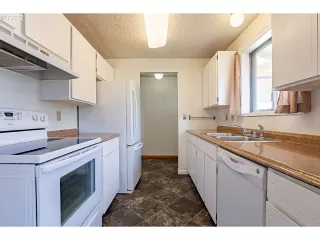 Photo #1: 22413893 Listing 