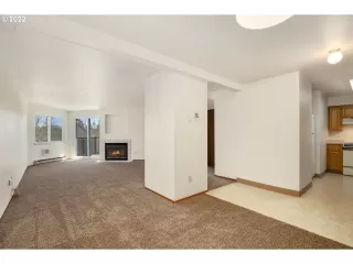 Photo #6: 22414453 Listing