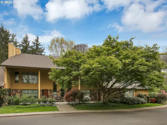 MLS: 22414543 Condo For Sale