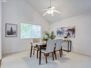 Photo #5: 22414543 Listing