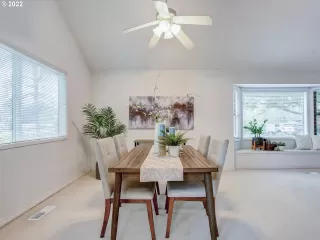 Photo #6: 22414543 Listing