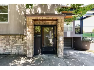 Photo #4: 22415088 Listing