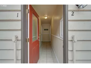 Photo #5: 22416222 Listing