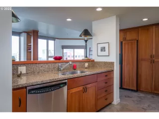 Photo #6: 22416517 Listing 