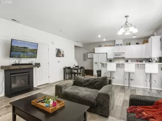 Photo #3: 22416717 Listing