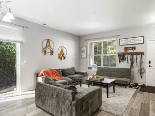 Photo #4: 22416717 Listing