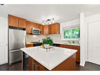 Photo #3: 22417651 Listing