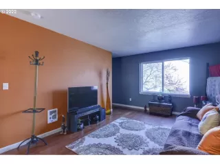 Photo #6: 22417904 Listing