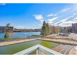 Photo #5: 22418274 Listing