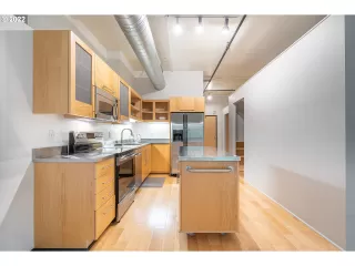 Photo #2: 22418335 Listing 