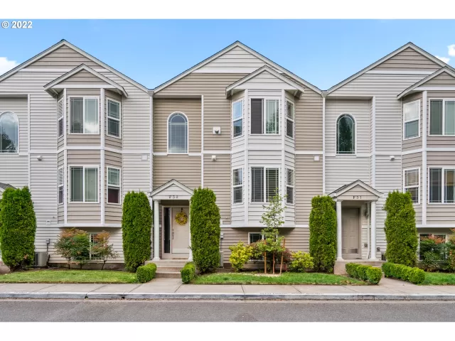 MLS: 22418532 Condo For Sale