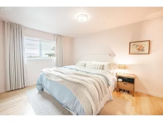 Photo #4: 22418689 Listing