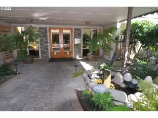 Photo #1: 22419633 Listing