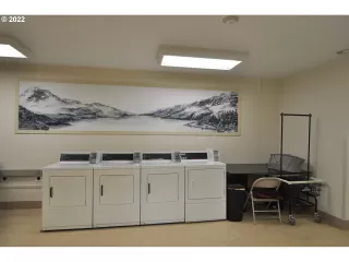 Photo #5: 22419633 Listing