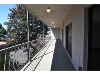 Photo #6: 22419633 Listing