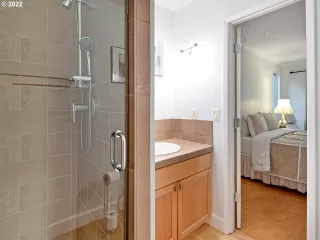 Photo #3: 22419982 Listing