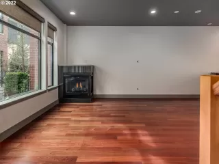 Photo #4: 22420231 Listing 