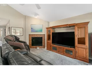 Photo #6: 22420266 Listing