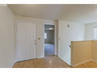 Photo #4: 22420886 Listing