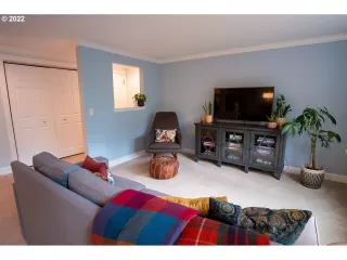 Photo #4: 22422140 Listing