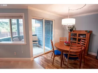 Photo #5: 22422140 Listing