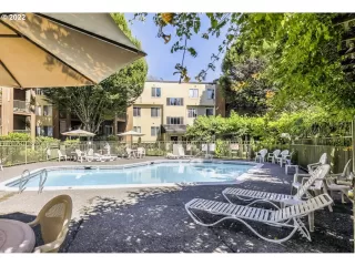 Photo #2: 22422156 Listing