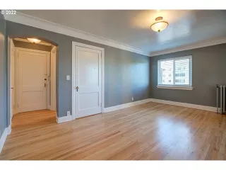 Photo #6: 22422768 Listing